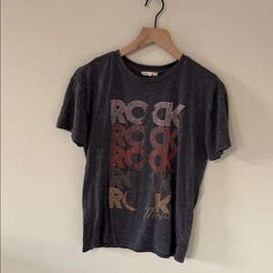 Maurices Graphic Rock Tee - faded Charcoal